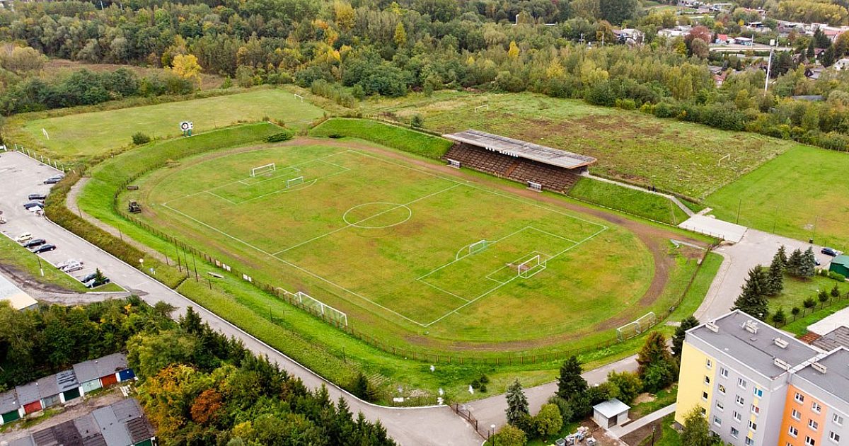 Boisko jesienią - stadion na Rozbarku
